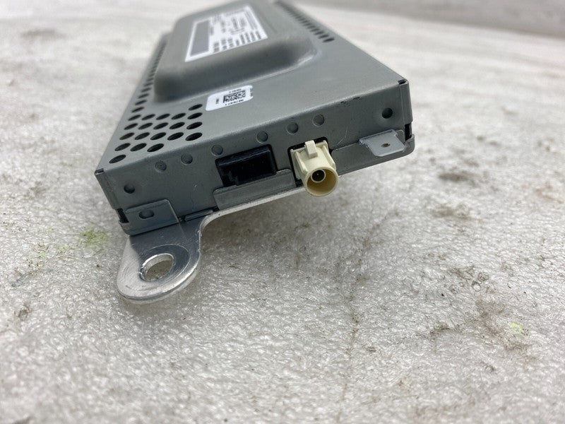 3010155 C ⭕ 17-23 Model 3 M3 Harman Becker HBZ502 Radio FM/HD Receiver Module 1079749-00-D