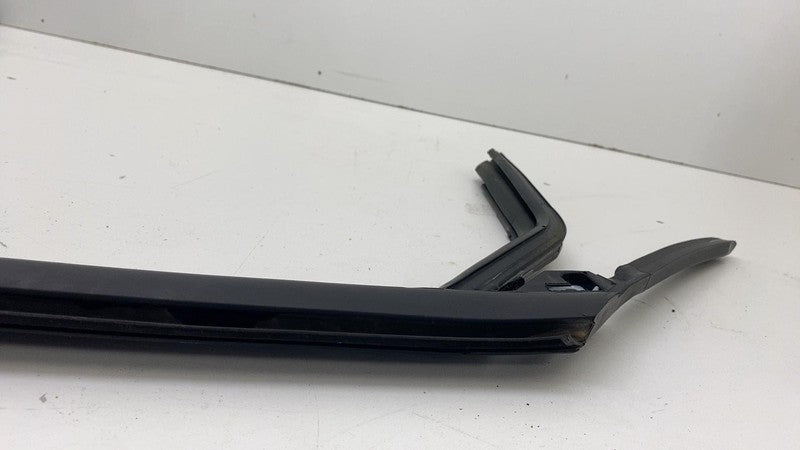 LJ8B-R25824-AE ⭕ 21-24 Ford Mustang Mach-E Rear Right Door Window Rubber Seal RH LJ8B-R25824-AE