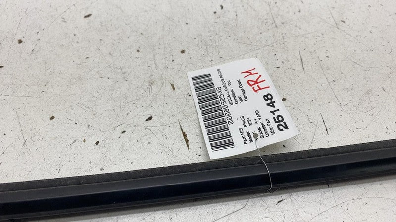 ⭕ 23-24 Toyota Prius Front Passenger Side Door Window Outer Belt Moldi