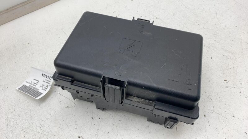 ⭕2017-2022 Chrysler Pacifica Engine Fuse Box Relay Junction Module Unit w/ Cover