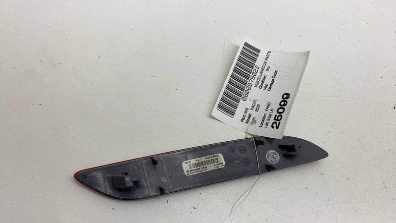 68230395AA ⭕ 2017-2025 Chrysler Pacifica Rear Driver Side Bumper Reflector Left 68230395AA