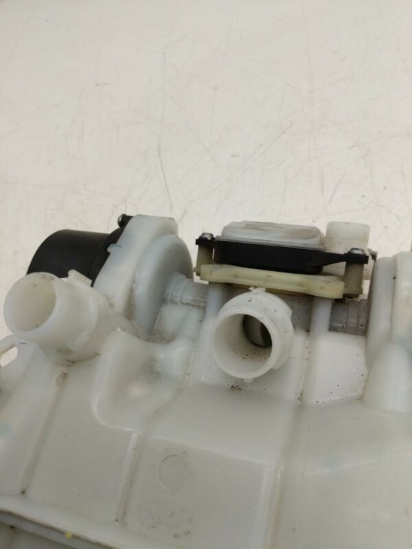 1097016 00 D 2017-2022 Tesla Model 3 Coolant Superbottle Chiller Pump Tank Reservoir Bottle