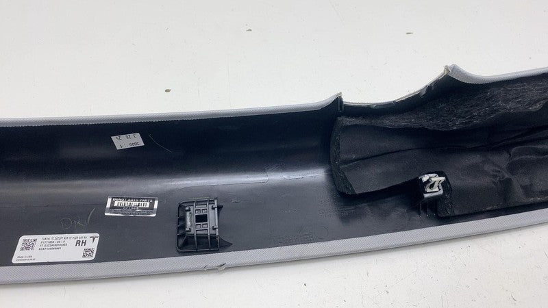 ⭕ 24 25 Model 3 Passenger Upper Rail Trim Providence Cover Right 17718