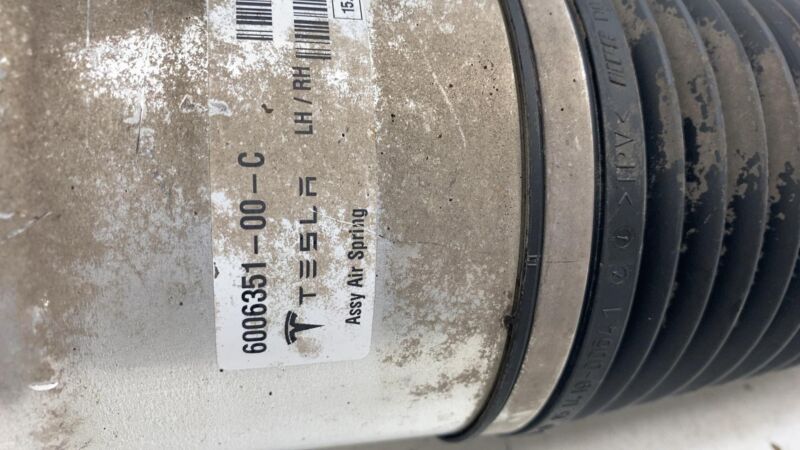 600635100D 12-15 Model S Front Left/Right Air Spring Module Shock Absorber RWD 6006351-00-D