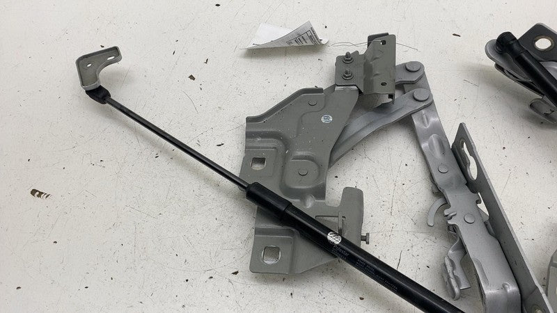 31688415 ⭕ 2021-2023 Polestar 2 PAIR Front Left & Right Hood Bonnet Hinge w/ Shock Strut