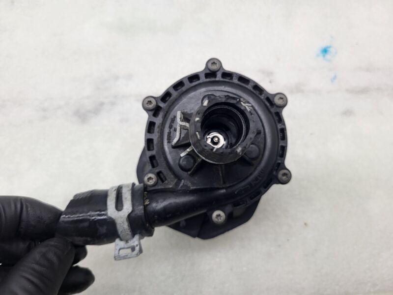 103732700G 2016-2020 Tesla Model S X Cooling System Auxiliary Water Coolant Pump FWD Assy