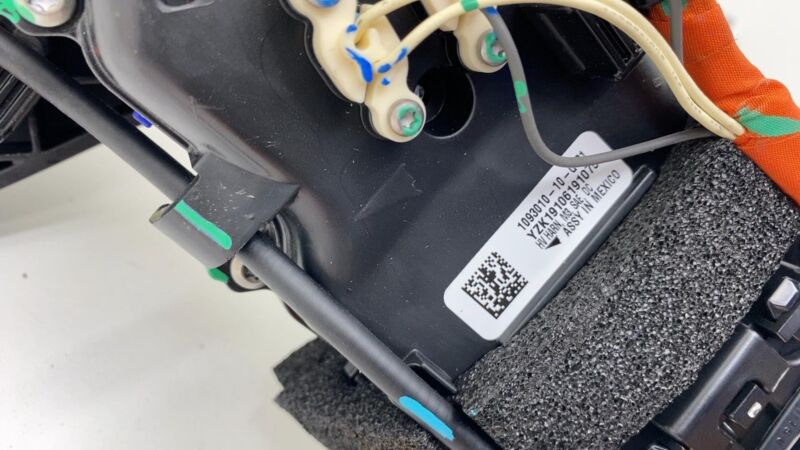 109301000G ⭕ 17-20 Tesla Model 3 High Voltage Charge Port Inlet Wiring Harness 1093010-00-G
