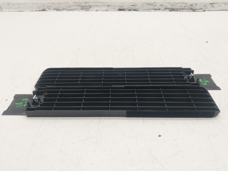 1121022 00 C ⭕16-22 Model X Left/Right 2nd Row Floor Plate Carpet Bracket Holder 1121022-00-C