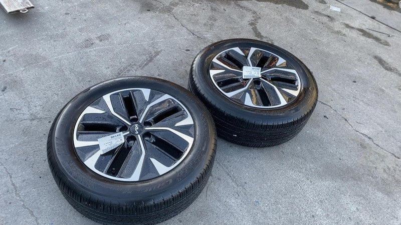 52910CV100 ⭕ 2022-2024 Kia EV6 PAIR of 19" Alloy Wheel Rim 19x7.5J w/ Kumho Tire 235/55 R19