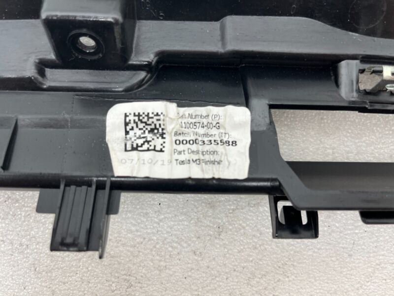 110057400G 17-22 Model 3 Dash Instrument Panel Windshield Deflector Finisher 1100574-00-G