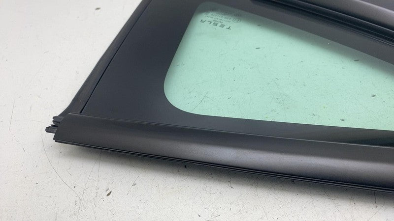 1514979-00 ⭕ 24-25 Model 3 Rear Passenger Side Quarter Fixed Window Glass Right 1514979-00