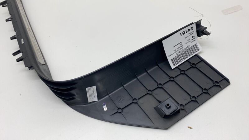 2011-2018 Porsche Cayenne Front Passenger Right Sill Scuff Step Plate Cover RH
