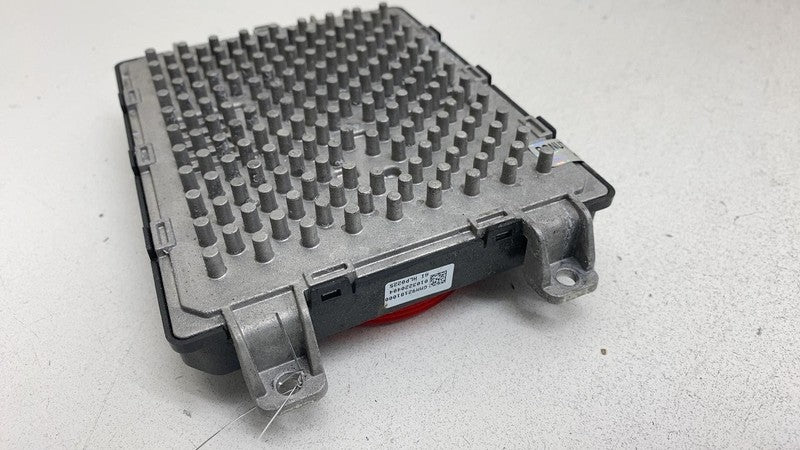 GMM92181000 2022-2024 Rivian R1T R1S Headlight Control Module LED Ballast Unit GMM92181000