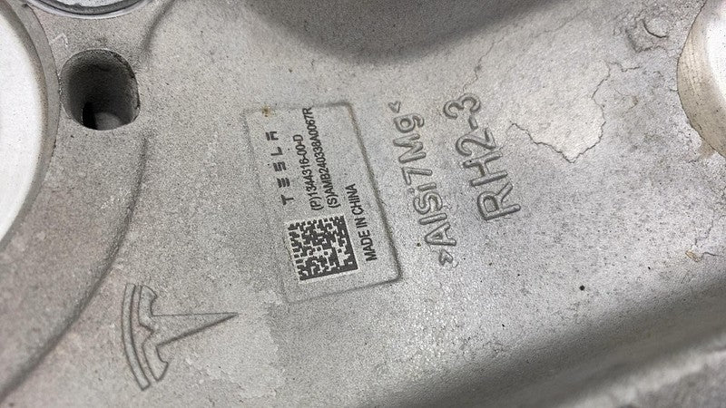 134465200B ⭕ 24-25 Model 3 Front Right Spindle Knuckle + Hub (Non-Driven) RH 1344316-00-D