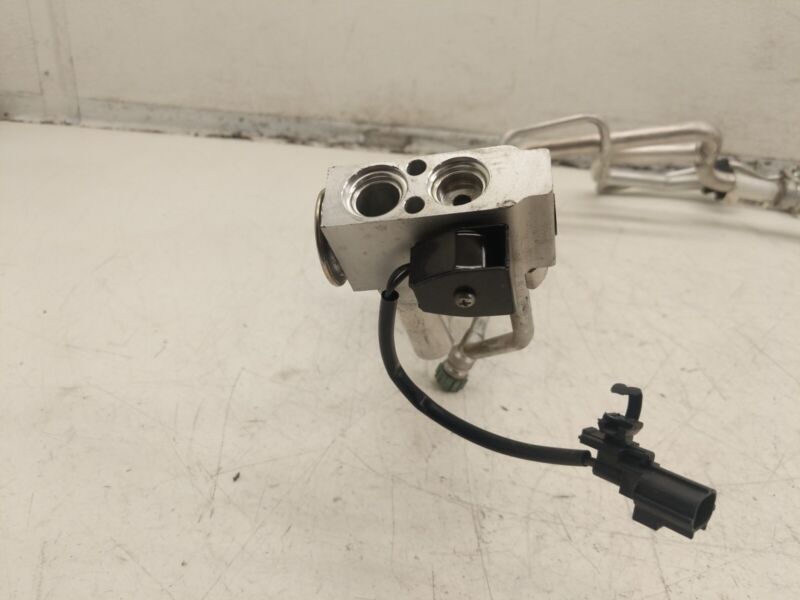2012-2015 Tesla Model S A/C Conditioner Hose Line Liquid Suction Pipe with Valve