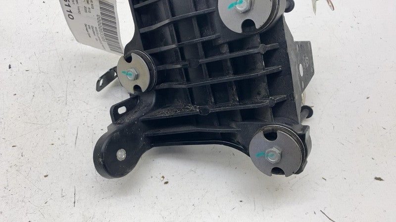 PT01214930 C ⭕ 2025 Rivian R1S Brake Stop Foot Pedal Bracket Support Assembly PT01214930-C