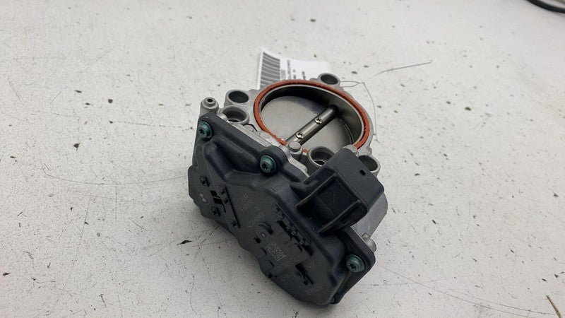 13548601651 2018 2019 BMW 530e G30 Engine Throttle Body Valve Assembly 13548601651 OEM