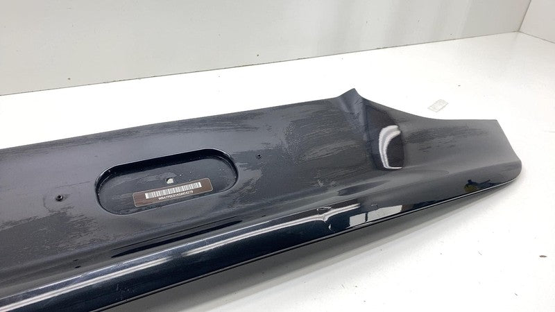 7424734-04 🍩16-19 BMW 740i 750i G11 G12 Trunk Lid License Plate Mount Lower Panel Finisher