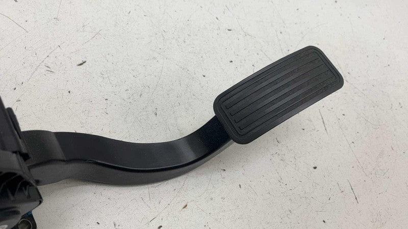 ⭕ 2024-2025 Tesla Model 3 M3 Front Accelerator Gas Pedal Throttle Sens