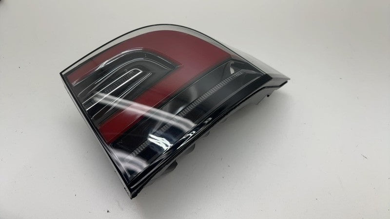 1034333-00-B ⭕ 2016-2020 Tesla Model X Rear Right Outer Taillight LED Tail Lamp 1034333-00-B