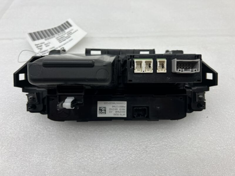 NF7W-55260 2020-2023 Mazda MX-5 Miata Dash Display w/ USB Aux & Defroster Heat Seat Switch