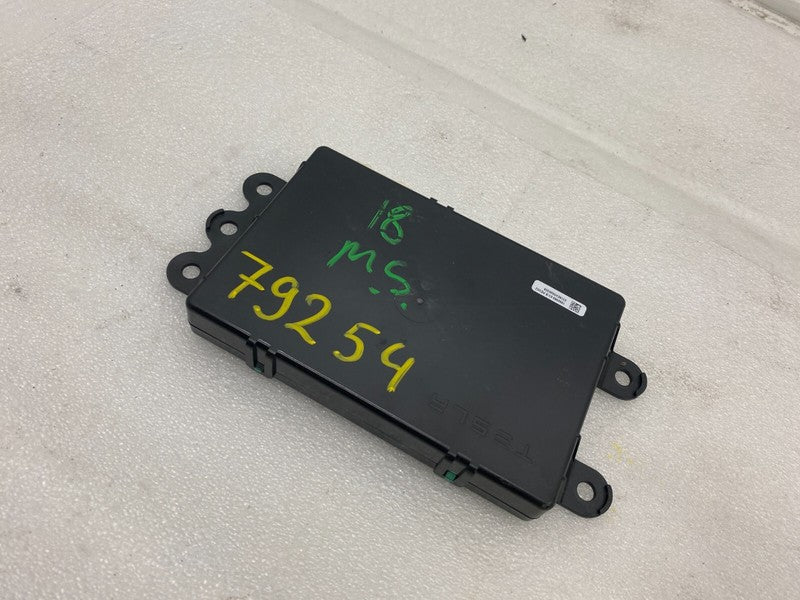 106098903B ⭕ 2016-2020 Tesla Model S MS Air Suspension Control Module Unit ECU 1060989-03-B