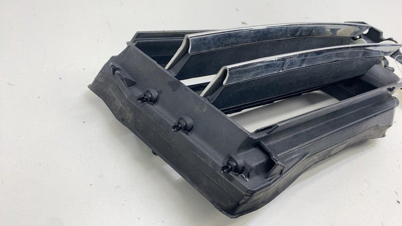 100726900E ⭕ 12-15 Model S Passenger Side Active Louvre A/C Vent Grille Right 1007269-00-E