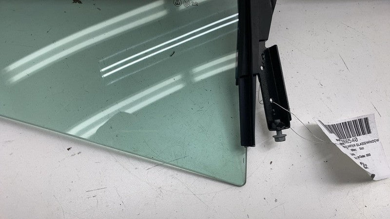 A2977303200 ⭕ 2022 EQS 450+ V297 Rear Right Quarter Fixed Door Window Glass Vent A2977303200