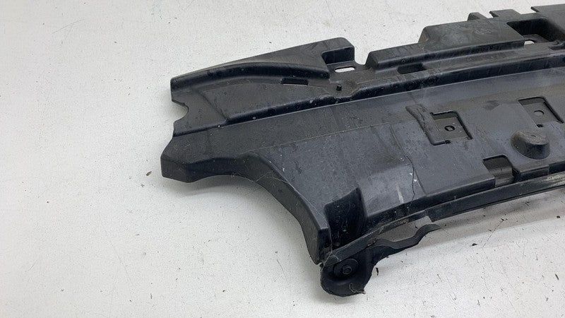 2019 BMW 530e G30 2.0L Rear Center Bumper Lower Support Bracket