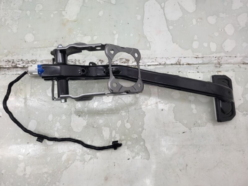 105065701A 2012-2020 Tesla Model S MS Brake Stop Pedal w/ Sensor Assembly 1050657-01-A OEM