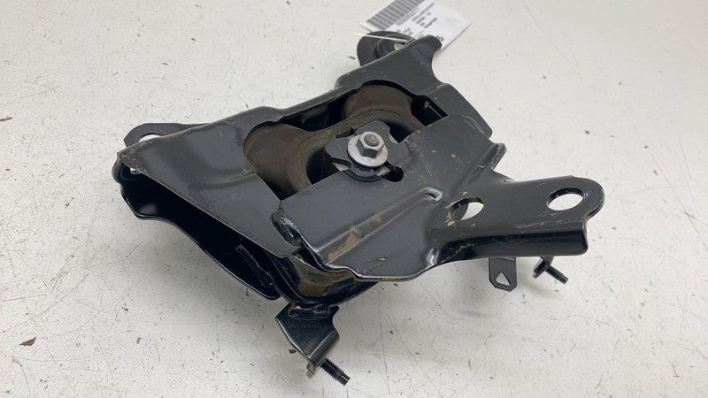 ⭕ 2023-2024 Toyota Prius Driver Side Engine Motor Mount Bracket Insulator Left