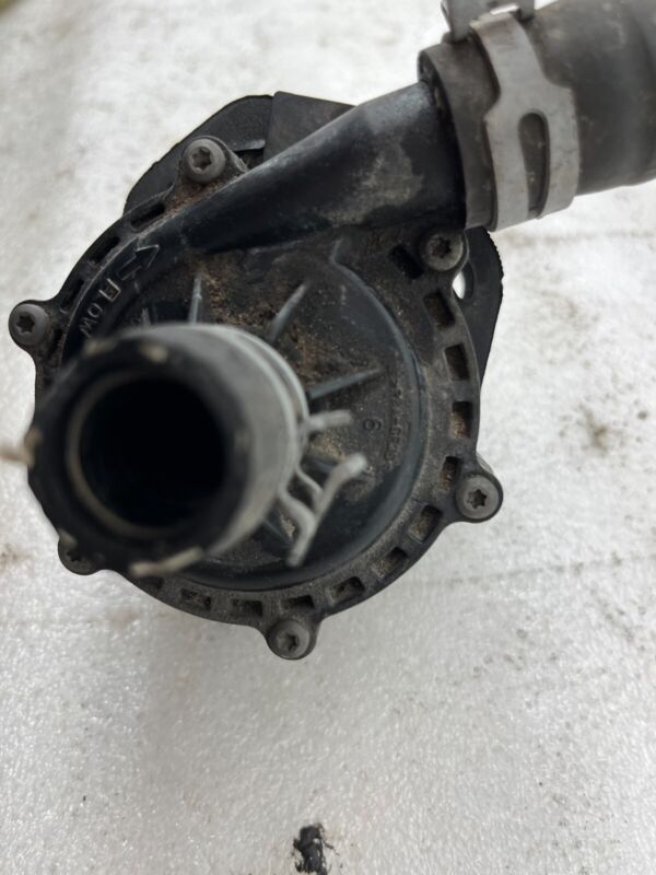 2016-2020 Tesla Model S X Cooling System Auxiliary Water Coolant Pump FWD Assy