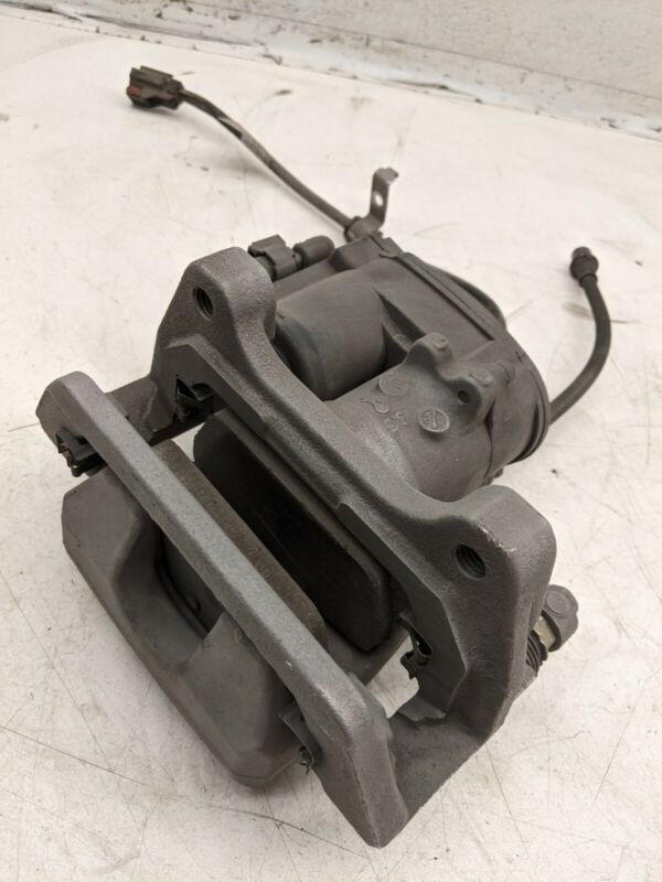 1044624 00 H 2017-2022 Tesla Model 3 Y Rear Passenger Side Brake Caliper Right 104462400H OEM