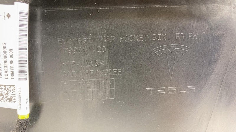 1820423 65 D 2024 2025 Tesla Cybertruck Front Passenger Side Door Trim Panel Card White Right