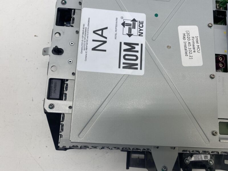 145073700B 2018-2021 Tesla Model S Touchscreen Media Control Unit MCU-2 Intel Update Screen