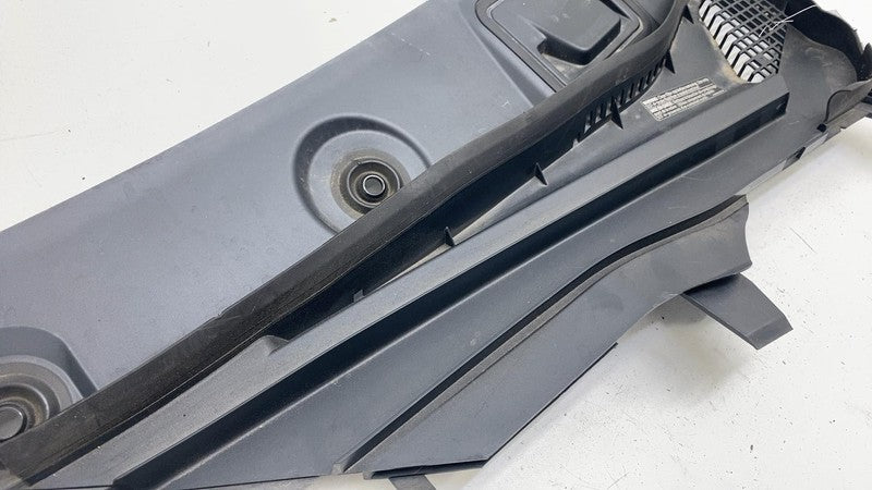 ⭕ 2022 Mercedes-Benz EQS 450+ V297 Front Left Windscreen Wiper Trim A2