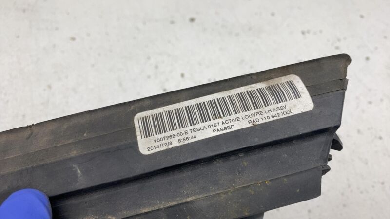 100726800E 2012-2015 Tesla Model S MS Front Left Bumper Active Louvre Shutter Grille Assy