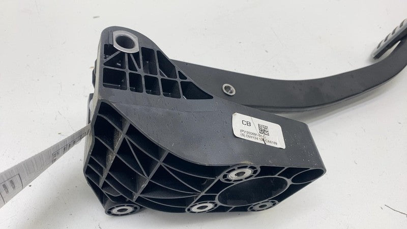 ⭕ 2024 Tesla Cybertruck Passenger Brake Foot Pedal Bracket Right RH 12