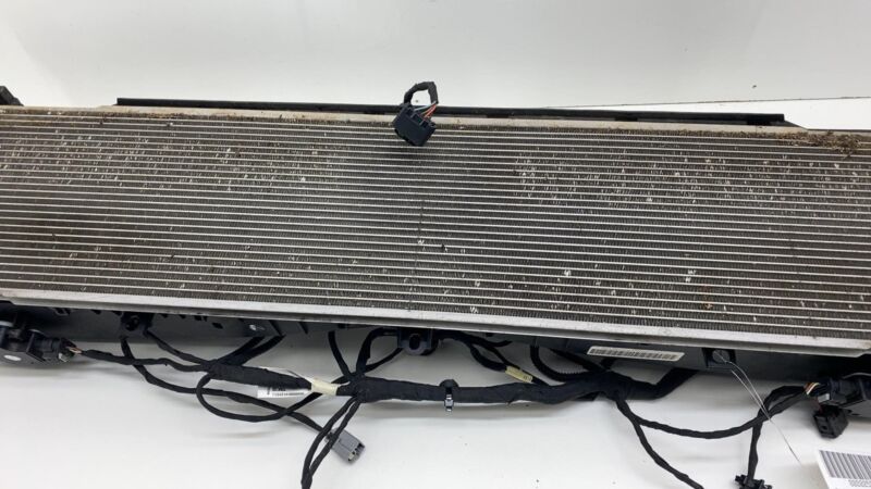 1007256 00 K 2012-2015 Tesla Model S MS Radiator Shutter Air Duct Center Intake Grille Assy