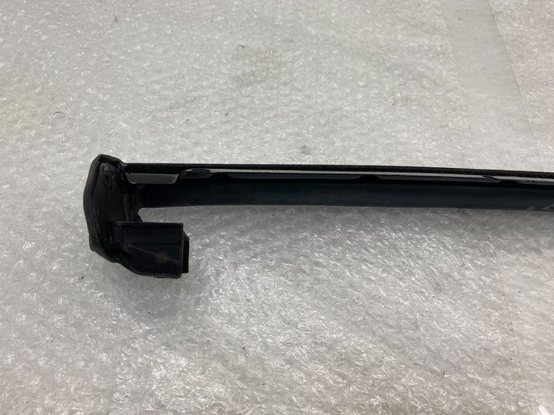 1072080 90 D ⭕ 16-20 Tesla Model X Rear Passenger Side Door Seal Bracket Right 1072080-90-D