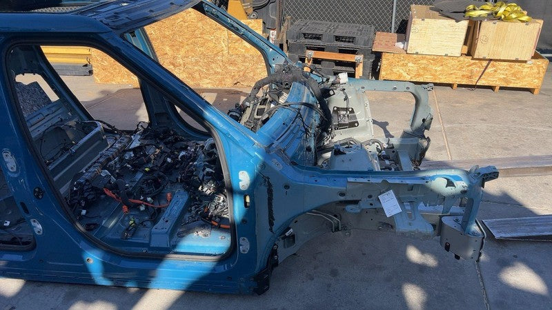 ⭕2022-2024 Rivian R1T Front Passenger Frame Horn Structure Apron Cutou