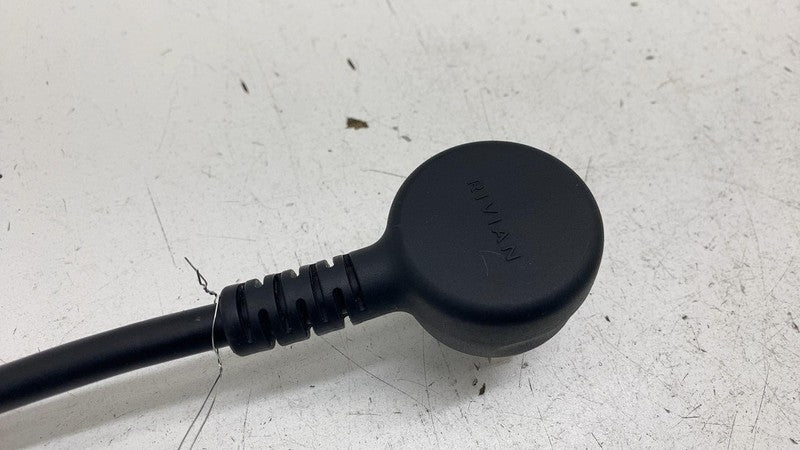 35570237 ⭕ 22-25 Rivian R1S Adapter 220v 240v Outlet Portable Charging Adapter 35570237