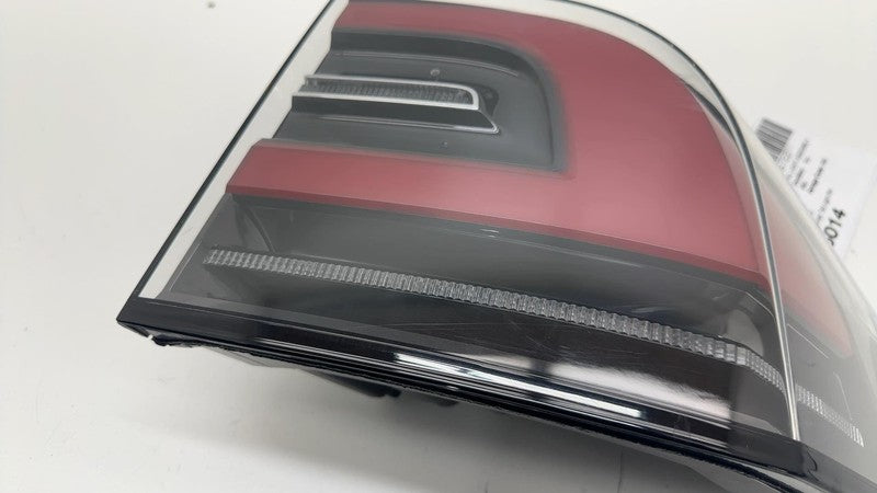 1034333-00-B ⭕ 2016-2020 Tesla Model X Rear Right Outer Taillight LED Tail Lamp 1034333-00-B