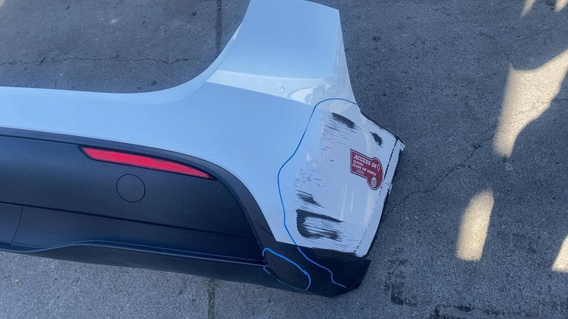 1540120-01-E 2023-2025 Tesla Model Y Rear Bumper Cover & Lower Valance Diffuser White - PPSW