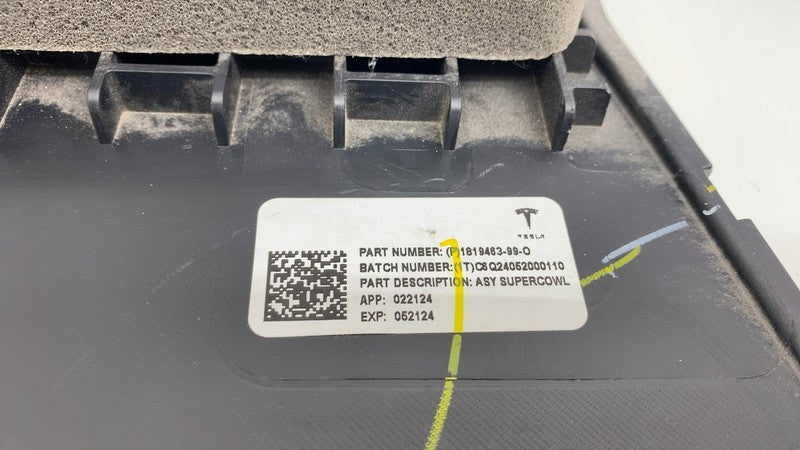 181960200H 2024-2025 Tesla Cybertruck Dash Super Cowl Upper Defrost Duct Trim Panel Support