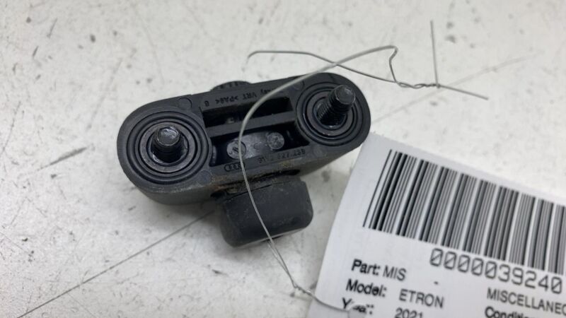 8W9827239 ⭕19-23 Audi e-Tron Rear Liftgate Back Door Buffer Bumper Stopper Wedge 8W9827239