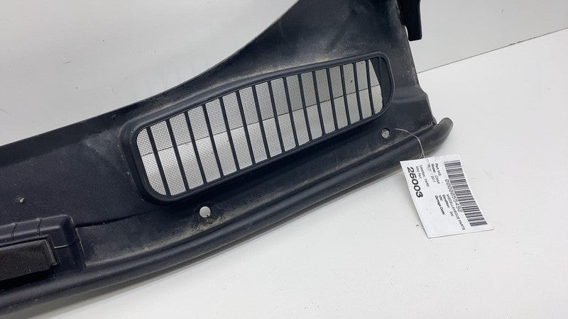 DM51R02216AB 2013-2018 Ford C-Max Front Windshield Wiper Cowl Vent Trim Panel Cover Assembly