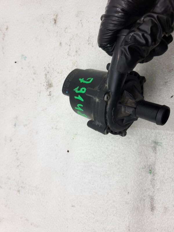 1054529 00 F 2016-2020 Tesla Model X MX Additional Auxiliary Water Pump Assembly 1054529-00-F