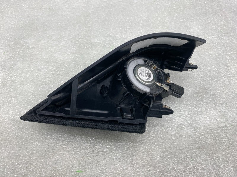 1079741 00 A ⭕ 17-23 Model 3 Front Side Audio Tweeter & Speaker Cover Right RH 1079741-00-A
