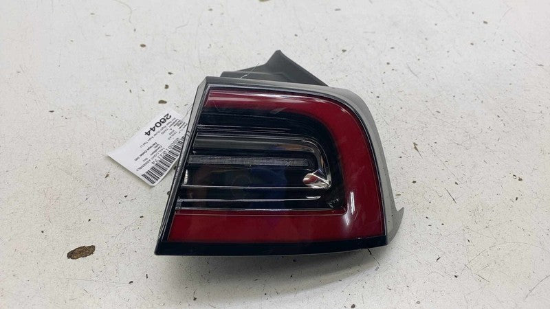 ⭕17-22 Tesla Model 3 Rear Right Outer Exterior Taillight Tail Lamp 3-P